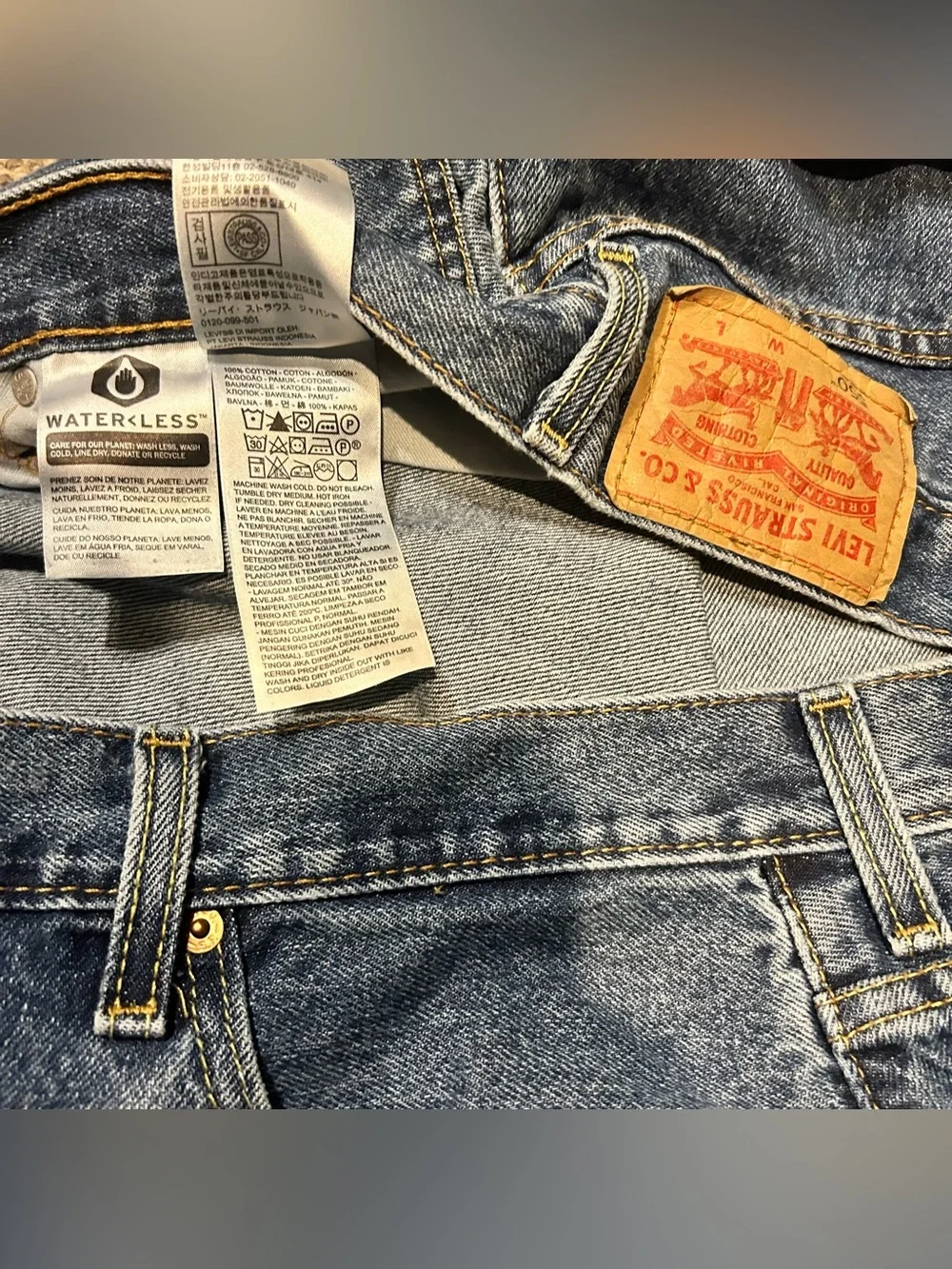 Levi's 550 Men's Blue Denim Jeans 50x29